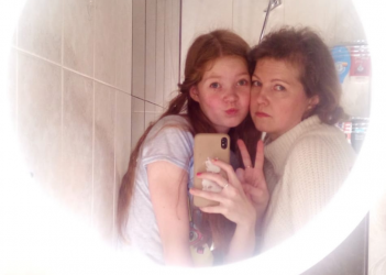 «Внимательно изучайте ситуацию. Услышьте себя и своего ребенка». Как Наталия вместе с дочерью выбрала самый подходящий вариант для ее обучения после 9 класса.