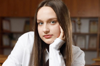 «Очень довольна, что не пошла в десятый класс» — юная спортсменка и начинающий тренер о своей учебе в НСПК